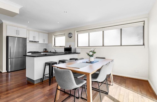 Airport West House | Airport West Stunner by Ready Set Stay