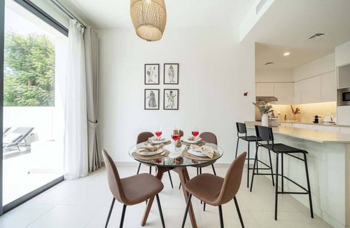 Dubai Villa | Airstay | Private Pool | 3BR + Study | Dubai Hills
