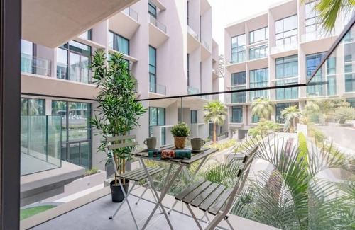Jumeirah Village Circle Apartment | Airstay | Studio Retreat | Pool Views | JVC