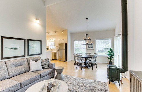 Pacific Beach House | Airy Coastal Escape w/Deck - Steps to Beach!