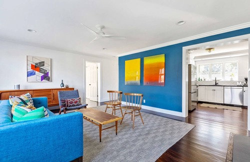 Bellport Cottage | Airy Cottage in Bellport Village