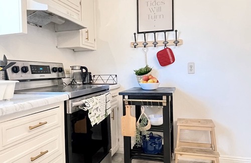 Roosevelt Park House | ★Airy★2 bed 1 bath home in the heart of San Jose
