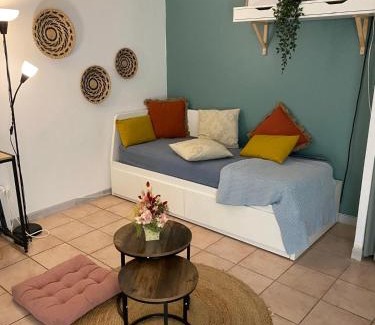 Aix-en-Provence Apartment | Aix-en-Provence, Cosy Studio proche toutes commodités et axes routiers, linges fournis
