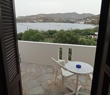 Drymonas Apartment | Akrogiali Rooms & Studios