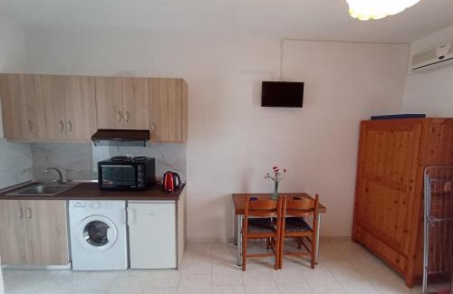 Drymonas Apartment | Akrogiali Rooms & Studios