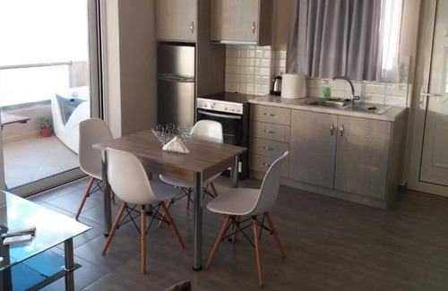 Ano Rodakino Apartment | Akrotiri Apartments Sea View for 24 people