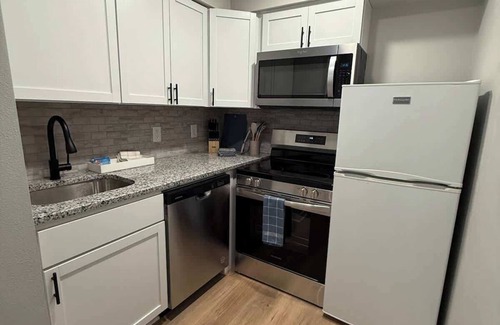 South Central Omaha Apartment | Aksarben - second floor- close to I-80