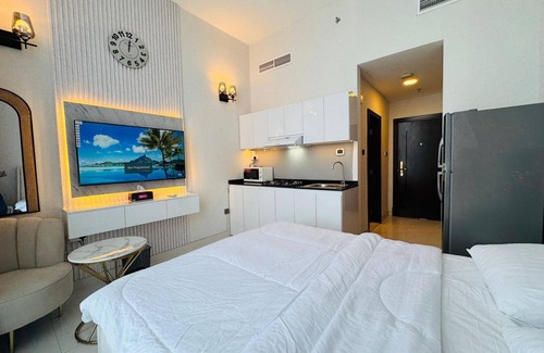 Jumeira 3 Apartment | Al Manara PREMIUM SHK ZAYED STUDIO