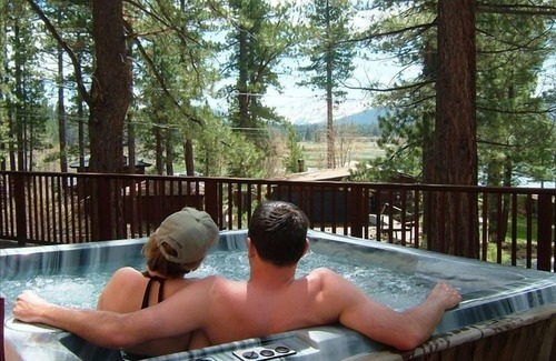 Al Tahoe House | Al Tahoe's Best - Hot Tub, Pool Table, Vintage Arcade Games
