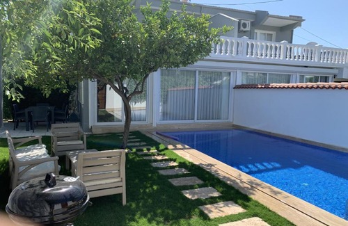 Alacati Villa | Alaçatı Köy İçi Müstakil Havuzlu Lüx Limon Villa
