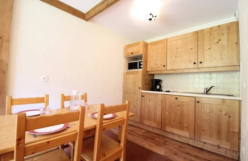 Val Cenis Apartment | ALA201 : 4 person apartment at the foot of the slopes with swimming pool