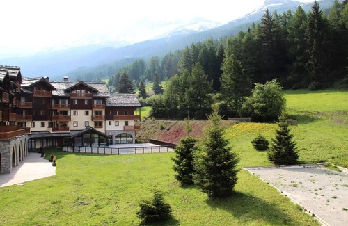 Val Cenis Apartment | ALA201 : 4 person apartment at the foot of the slopes with swimming pool