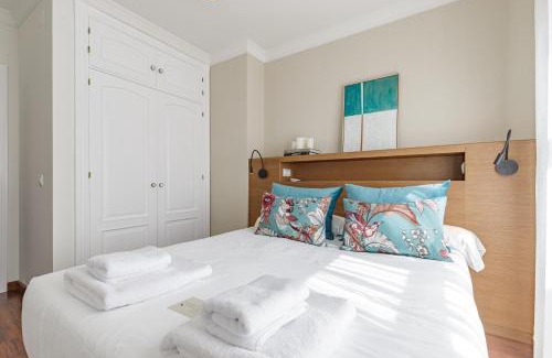 Ensanche Centro Apartment | Alameda XI Boutique Apartment by Caleta Homes