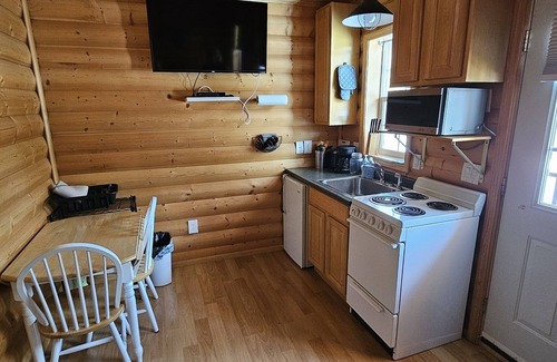 Cohoe Cabin | Alaska Summers Lodge Cabin No. 3