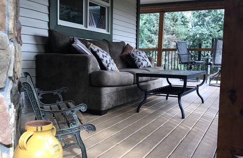 Mid-Hillside House | Alaskan lodge-like living - 15 min to city - 5 min to great hikes