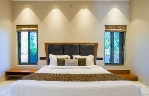 Menar Villa | Alaya Stays Jeevan Tara Villa 3 BHK Retreat Pvt Pool & Garden