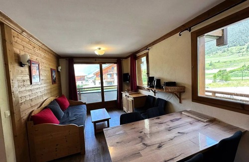 Val Cenis Apartment | ALB003 : 6 person apartment at the foot of the slopes with swimming pool