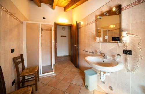 Caprino Veronese Hotel | Albergo Al Platano