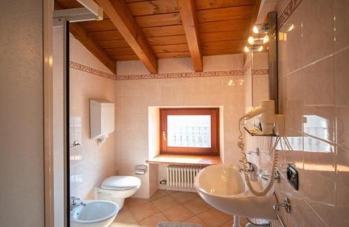 Caprino Veronese Hotel | Albergo Al Platano