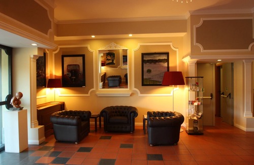 Varano de' Melegari Hotel | Albergo della Roccia