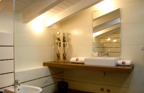 Castro Bed & Breakfast | Albergo Diffuso Vulcano Village