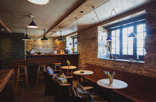 Cardigan Hotel | Albion Aberteifi