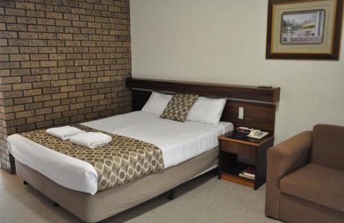 Albury Hotel | Albury Burvale Motor Inn