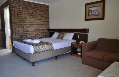 Albury Hotel | Albury Burvale Motor Inn