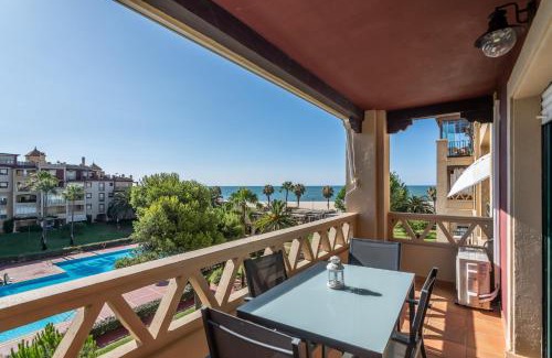 Ayamonte Apartment | Alcaudón by Ĥ