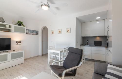 Ayamonte Apartment | Alcaudón by Ĥ