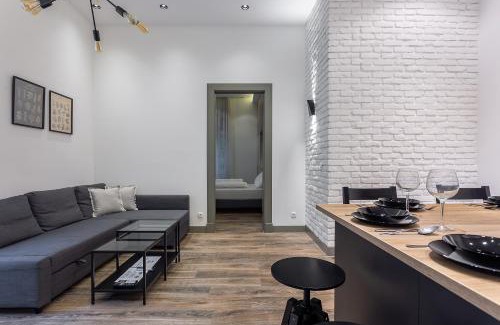 Lagymanyos Apartment | Alder Bridge Apartment