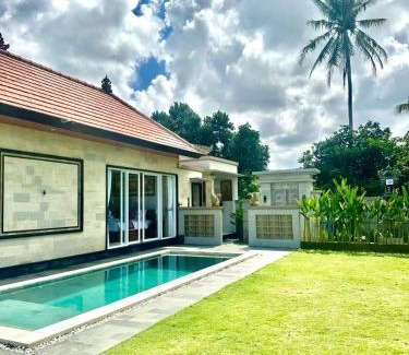 Melayang Villa | Aldi's House Villa
