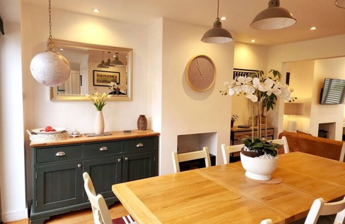 Oxford House | Aldrich Villa, 5-Bed Luxury House, Oxford, Parking