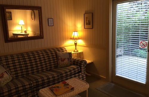 Ashford Hotel | Alexander's Lodge At Mt Rainier (Breakfast Included, NO Pets)