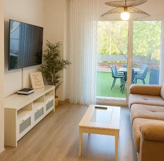 Almunecar Apartment | Alhambra Tropical - Terraza, WiFi y Playa a 8 min