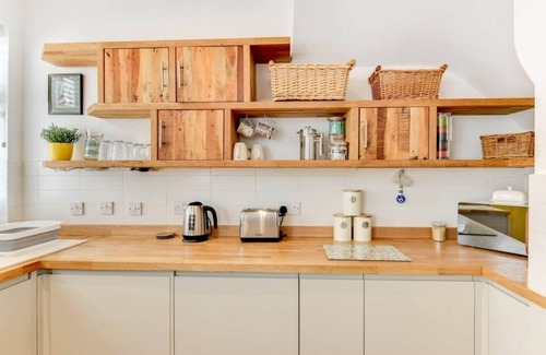 Seafront Cottage | Alice Cottage By The Sea