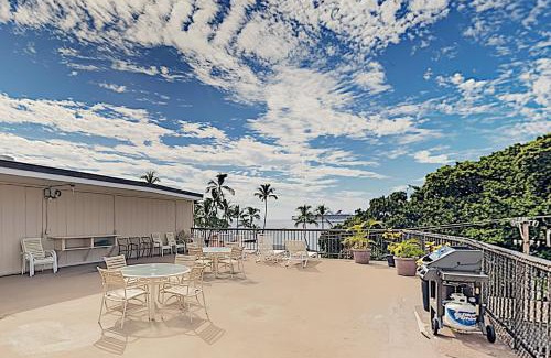 Historic Kailua Village Apartment | Alii Villas 307