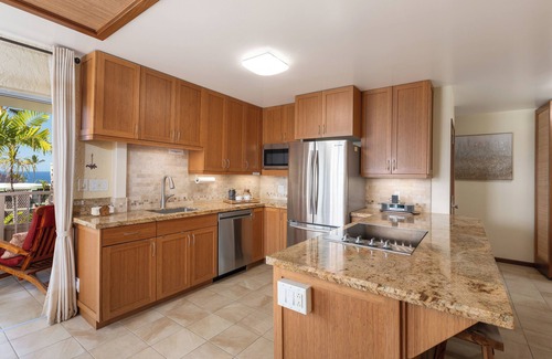Kailua-Kona Condo | Alii Villas#322 Stunning & Special Top Floor Condo with Ocean Views