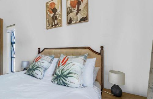 Greater Johannesburg Metropolitan Area Apartment | AlimamaSpaces Alus Penthouse