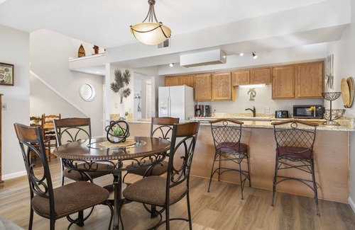 Table Rock Condo | All Fore the Best | Onsite amenities
