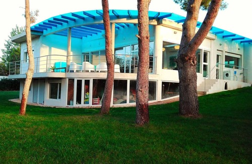 Godelleta Ski Chalet | "ALL NATURE"- Private Oasis.15km to airport. 25 km to Valencia. Sleeps 14+3