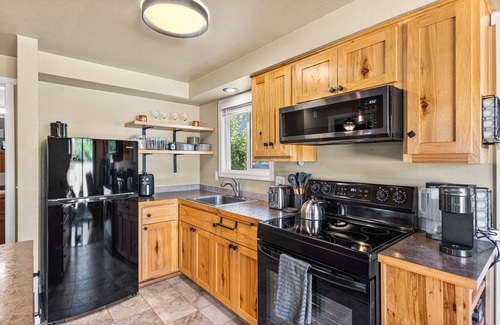 Albany House | All New Affordable 1BDRM! - Albany