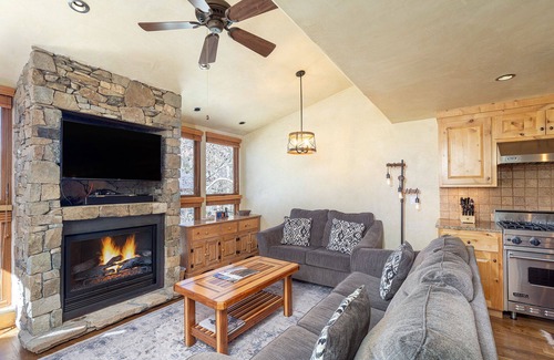 Telluride Condo | All-Season Comfort Steps to River + Hot Tub Access
