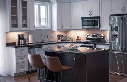 Tiny House | All season house, for family get away, with hot tub, children friendly beaches