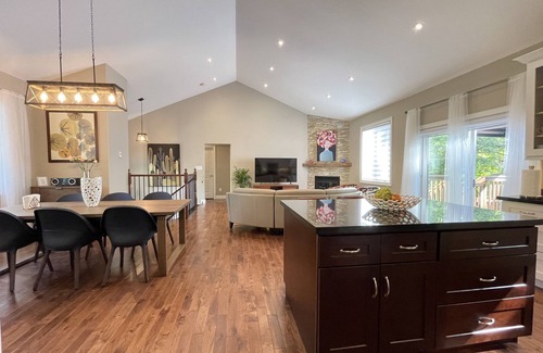 Tiny House | All season house, for family get away, with hot tub, children friendly beaches