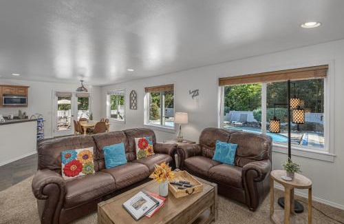 Leavenworth House | All Seasons Getaway by NW Comfy Cabins