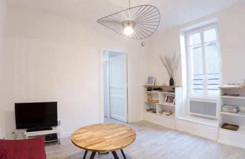 Zola Apartment | All shops available by foot