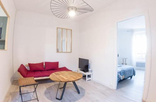 Zola Apartment | All shops available by foot