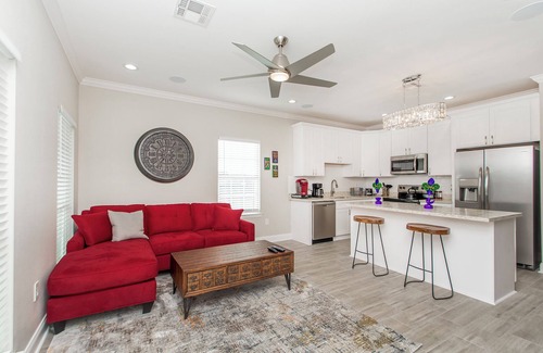 Seventh Ward House | All that NOLA has to offer/Close to it all 3bdrm/3 bath ensuites