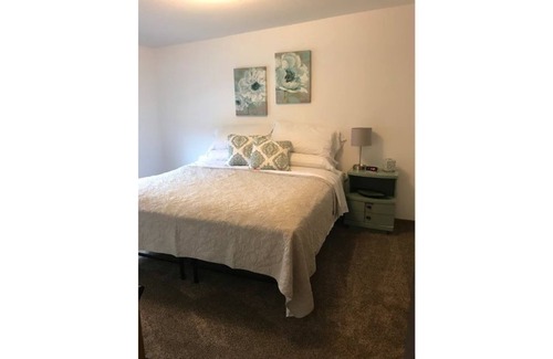 Lawrence Apartment | All the comforts of home in Central Lawrence